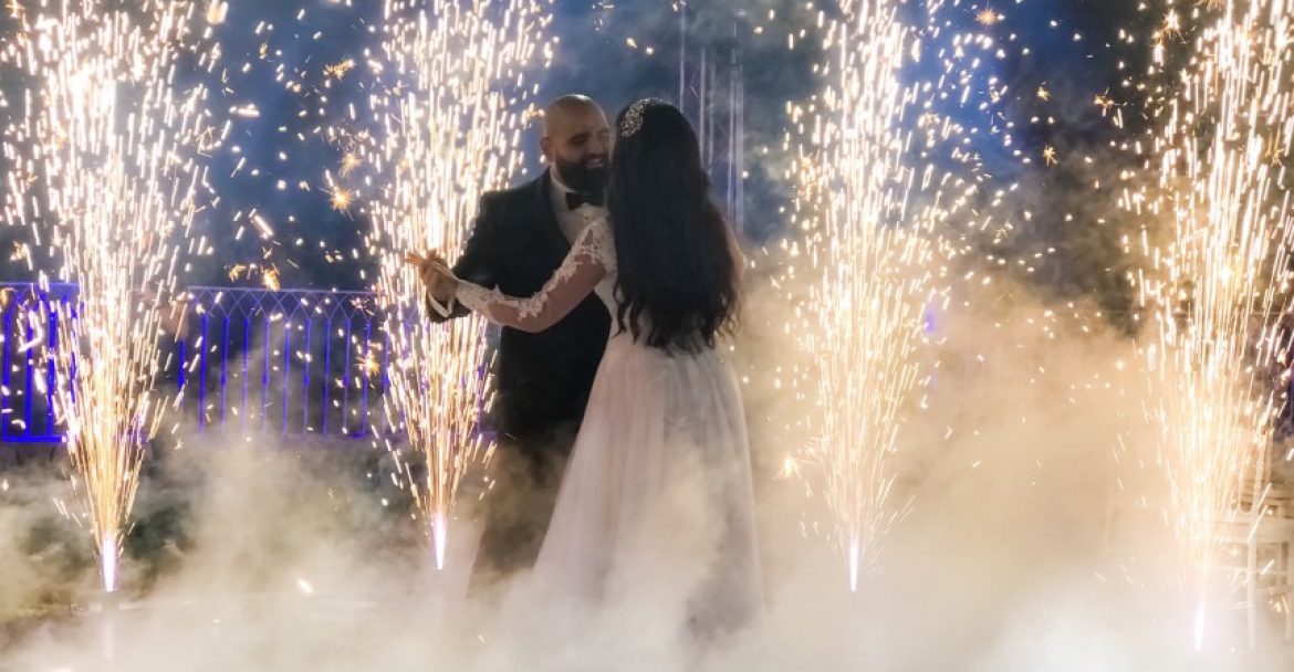 bride-and-groom-dancing-between-fog-and-fireworks-nominated-by-mirza_t20_kRYLVr